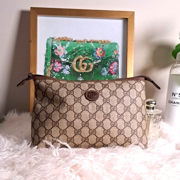 Gucci Brown GG Monogram Pouch w/COA - Picture 1 of 12
